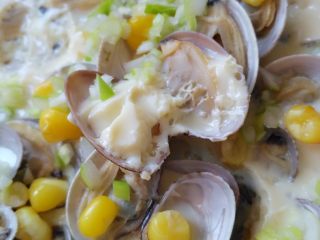 8、蛤蜊蒸蛋（内涵适合宝宝的吃法）,又细又嫩又鲜，好吃的不得了