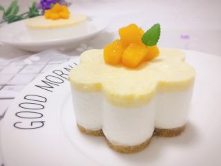 22、芒果慕斯,另外两个是四寸的。