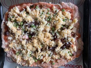 12、红烧肉披萨,放芝士