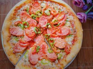 29、微波炉版美味披萨,切一块吃，香香哒！????