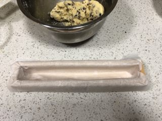 14、零失败|蔓越莓曲奇,用一张油纸铺在方形模具中