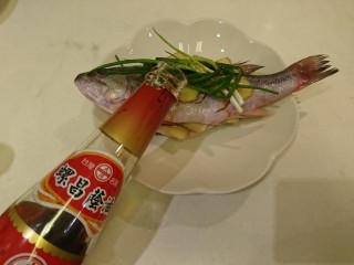 13、清蒸鱸魚,加1T醬油。