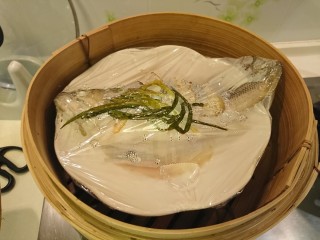 17、清蒸鱸魚,蒸好了。