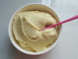 4、蔓越莓绿豆馅月饼（内附馅料做法）,然后分几次放入料理机中加少许清水打成绿豆泥；