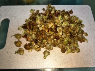 4、山楂酱1,三斤山楂有半斤的核