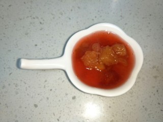 10、山楂酱1,此刻的山楂可以可以直接吃了。