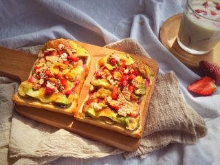 8、辅食12M➕水果吐司披萨,还可以再撒一些麦片ku