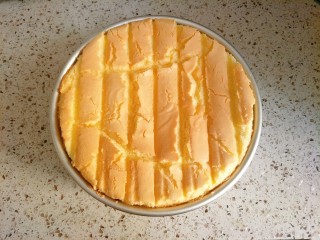 9、奥利奥咸奶油蛋糕,每次烤的都超出模具，硬扣在烤架上的