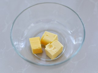 3、蔓越莓饼干,黄油室温软化至手指可以轻松戳入的状态