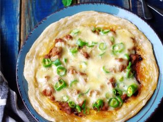 12、生椒鸭肉披萨,美味的【生椒鸭肉披萨】出炉咯。