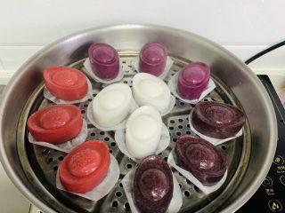 15、冰皮月饼,取出晾凉。