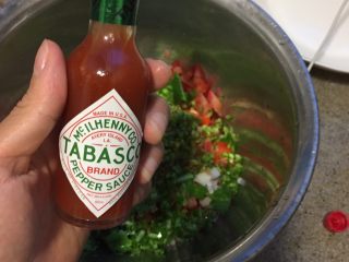 10、墨西哥风味牛肉沙拉,Tabasco sauce按照自己的喜好加入，这个挺辣的。