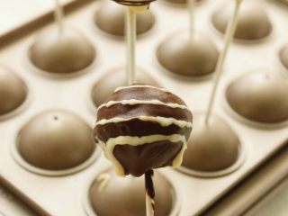 22、巧克力棒棒糖蛋糕,成品图