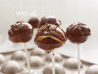 25、巧克力棒棒糖蛋糕,成品图