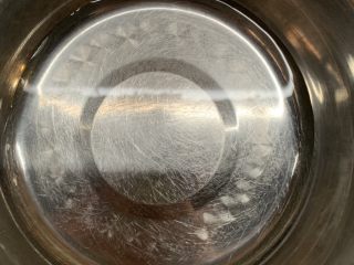 3、菠萝芝士卷边披萨(10寸量),准备35℃左右温水。