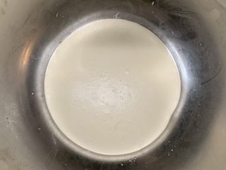 25、菠萝芝士卷边披萨(10寸量),发酵好的面团。