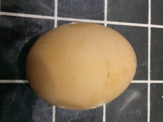 4、玉米面饼干,鸡蛋一个备用，根据自己喜好，我没放。