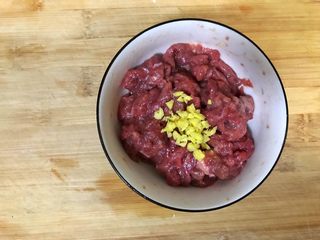 9、超满足便当(8),加入姜末搅拌