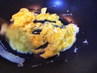 18、超满足便当(8),用筷子搅拌