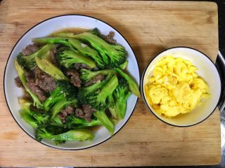 31、超满足便当(8),出锅 装盘