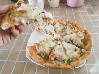 11、火腿披萨,刚出炉的拉丝棒棒的，超级香浓非常好吃