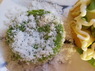 18、简单营养沙拉,撒上白糖