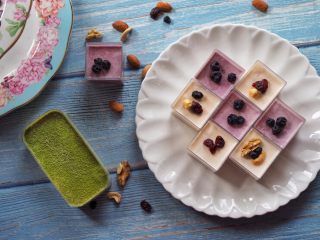 20、酸奶三色慕斯——有冰箱就能做的蛋糕,摆盘。