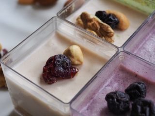 24、酸奶三色慕斯——有冰箱就能做的蛋糕,再来一张特写。美得自己都佩服自己,哈哈????