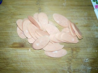 4、鲜虾杂蔬披萨,火腿切片