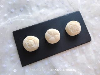 17、奶黄冰皮月饼,白白嫩嫩