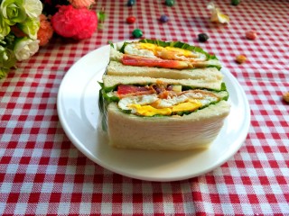 13、了不起的小番茄  番茄土司三明治,拍照，特别好吃。