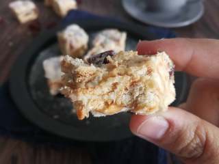 21、雪花酥,咬了一口  