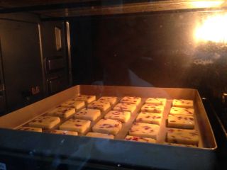 13、蔓越莓曲奇饼干,入烤箱中层、上下火、180度、15-20分钟