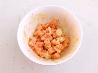 13、牛油果焗虾仁,调匀