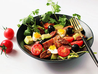 14、健康味美的【培根果干杂蔬沙拉】,清新爽口又不失香浓味道的沙拉，完成~!