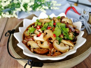 27、菌类料理+凉拌香菇,成品图