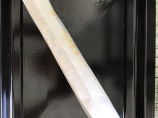 19、红糖花生饼干,用油纸包裹卷成长条状,放入冰箱冷冻半小时