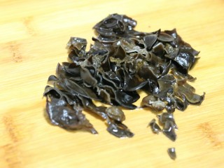 7、三椒腰片,木耳切丝