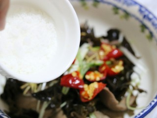 13、三椒腰片,加入白糖