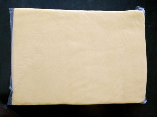 7、炉果,用擀面杖擀成方形