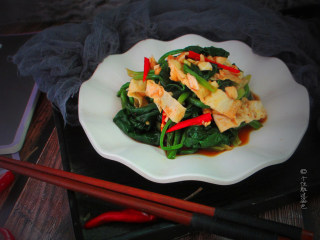 13、凉拌菠菜蛋皮,大家试试看