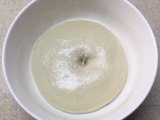6、千层饼,盖上发酵至1.5倍大，不用发的太过。