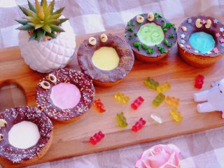 28、简单快手曲奇马芬杯,嗒啦 倒入自己喜欢的牛奶啊 豆奶啊 咖啡啊 享用吧