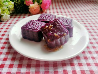 1、紫薯饼,成品图来一张，美美哒！