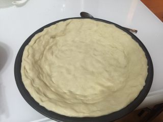 5、#初学#披萨????,待发酵完毕，放入模剧中