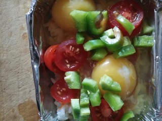 8、芝士焗米饭,加西红柿和青椒碎