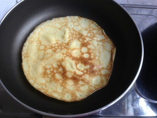 7、虎皮三明治,不停晃动不粘锅，煎30秒左右即可。