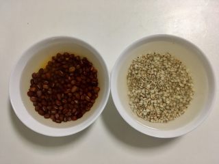 1、薏米红豆山药糕,薏米、红豆泡10小时以上