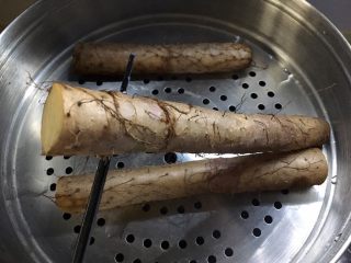 7、薏米红豆山药糕,煮好的山药筷子可以轻松插入