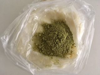 12、薏米红豆山药糕,山药泥加蜂蜜（不减肥的加糖、炼乳都可以）装进保鲜袋加抹茶粉（或者原味不加、紫薯粉、可可粉都可以）5g